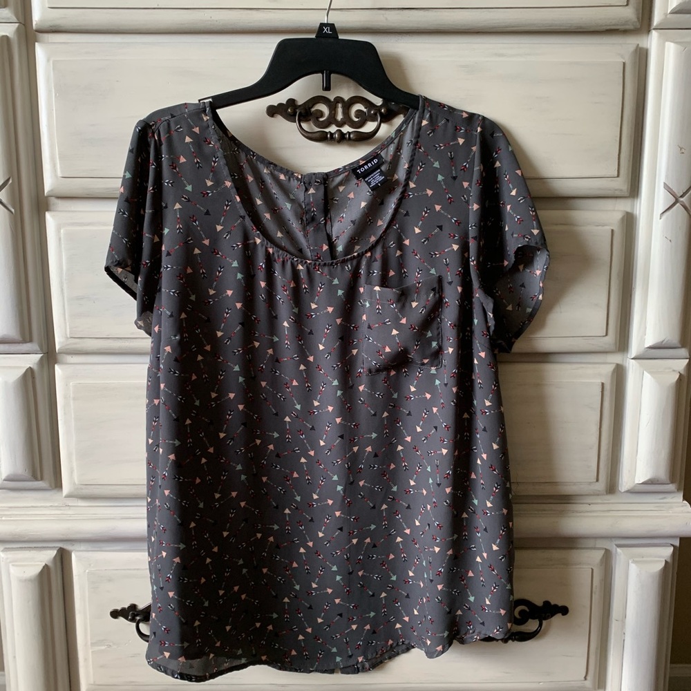 Light weight causal shirt
